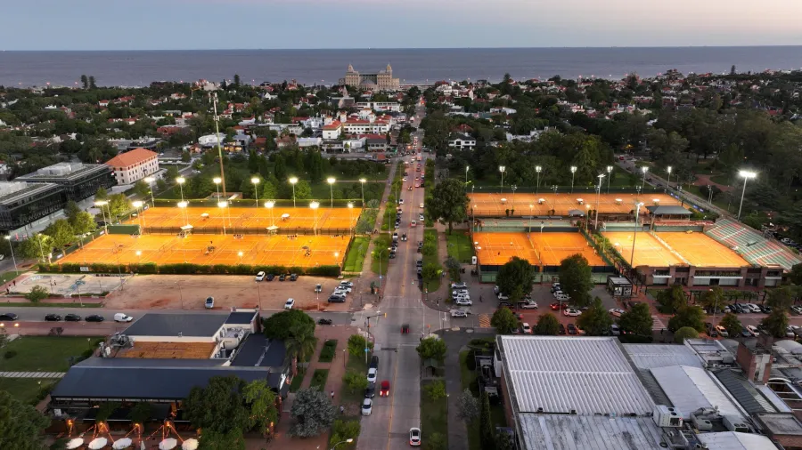 Vista aérea del Carrasco Lawn Tennis Club durante el Acto Eleccionario