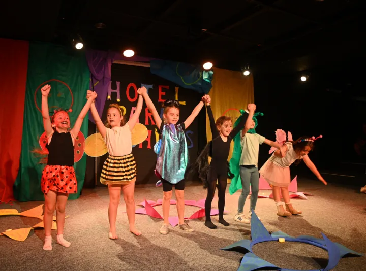 Presentación del taller de teatro para niños del Club