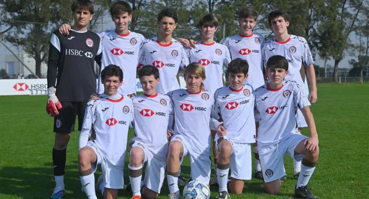 Plantel juvenil de fútbol del Carrasco Lawn Tennis Club
