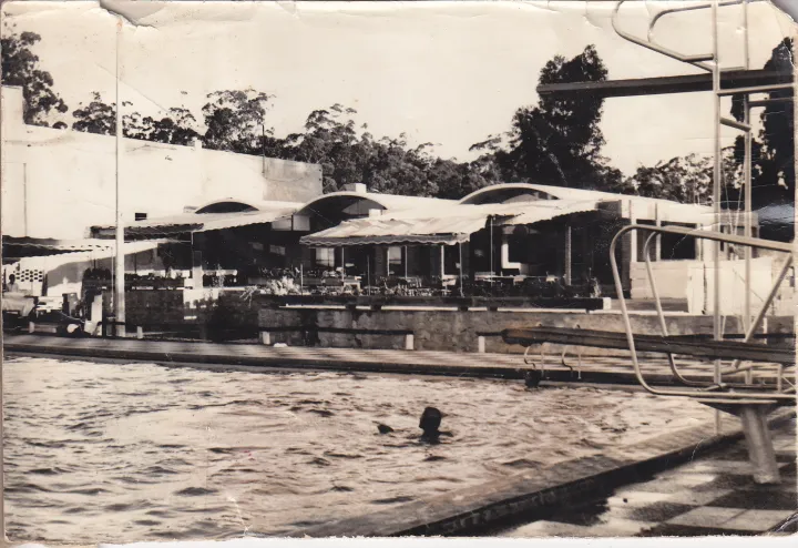 Fotografía histórica de las piscinas del Club
