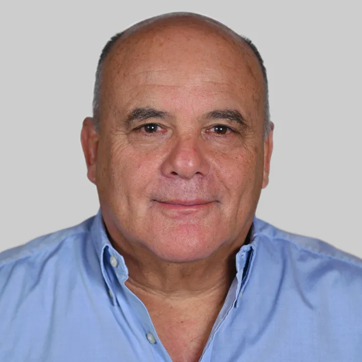Sr. Gustavo Bayarres Bianchi