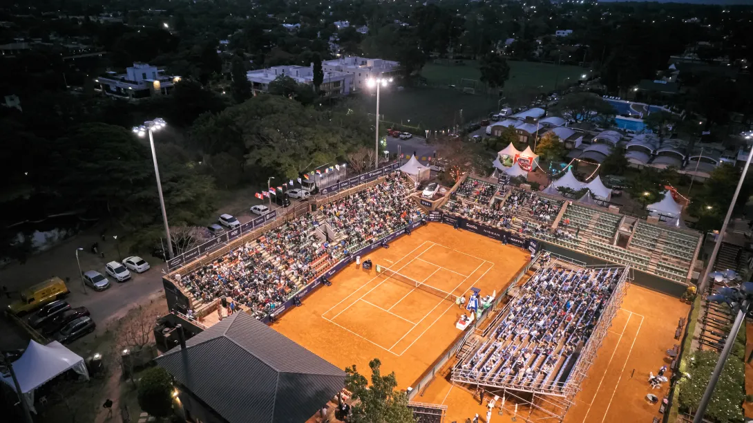 Vista aérea del estadio y las canchas de tenis del Club
